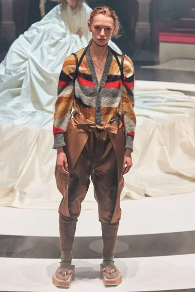 Look 8